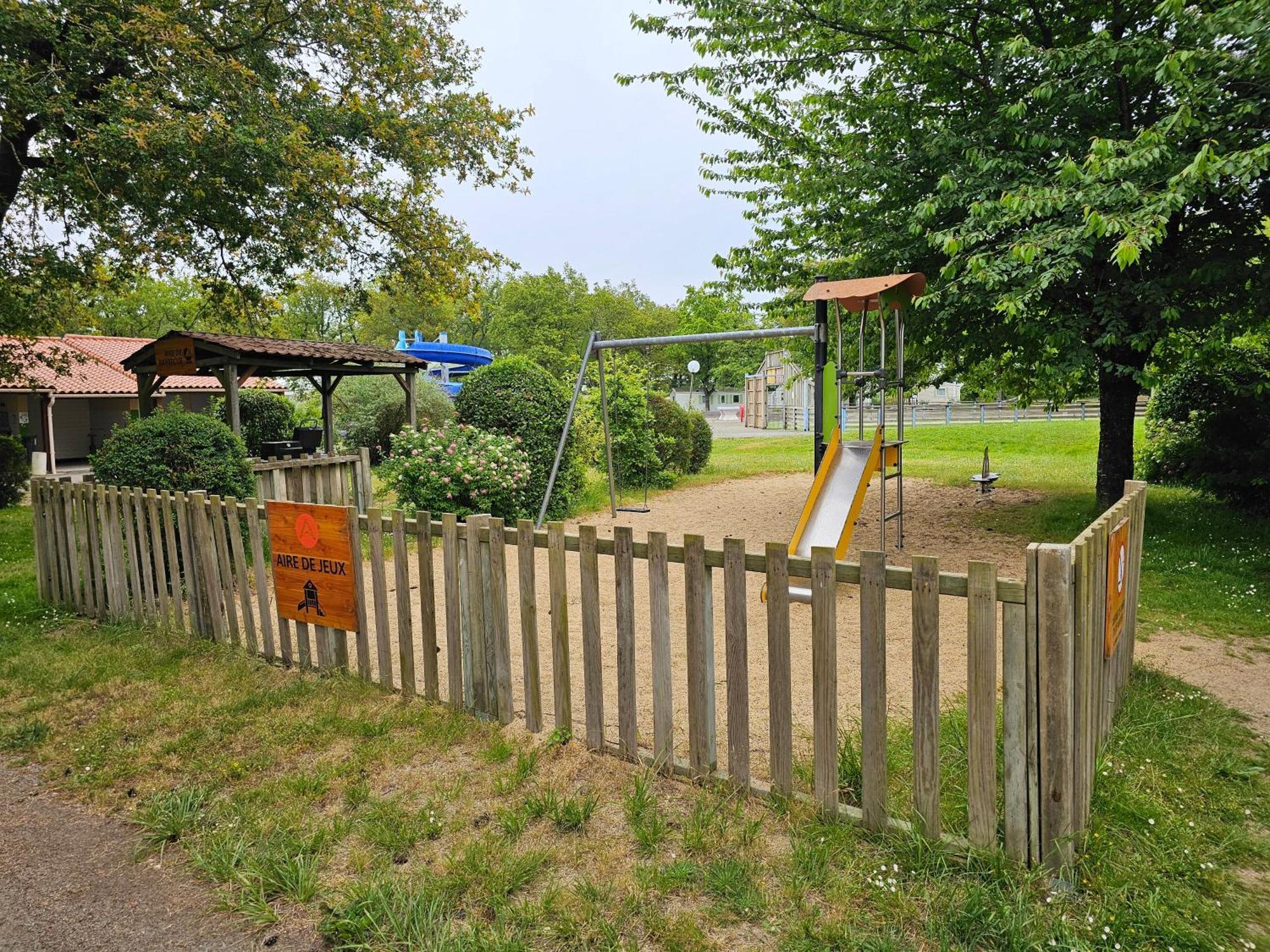 Mobil-Home 6 Personne - Tohapi Coeur De Vendee La Boissiere-de-Montaigu Exteriör bild