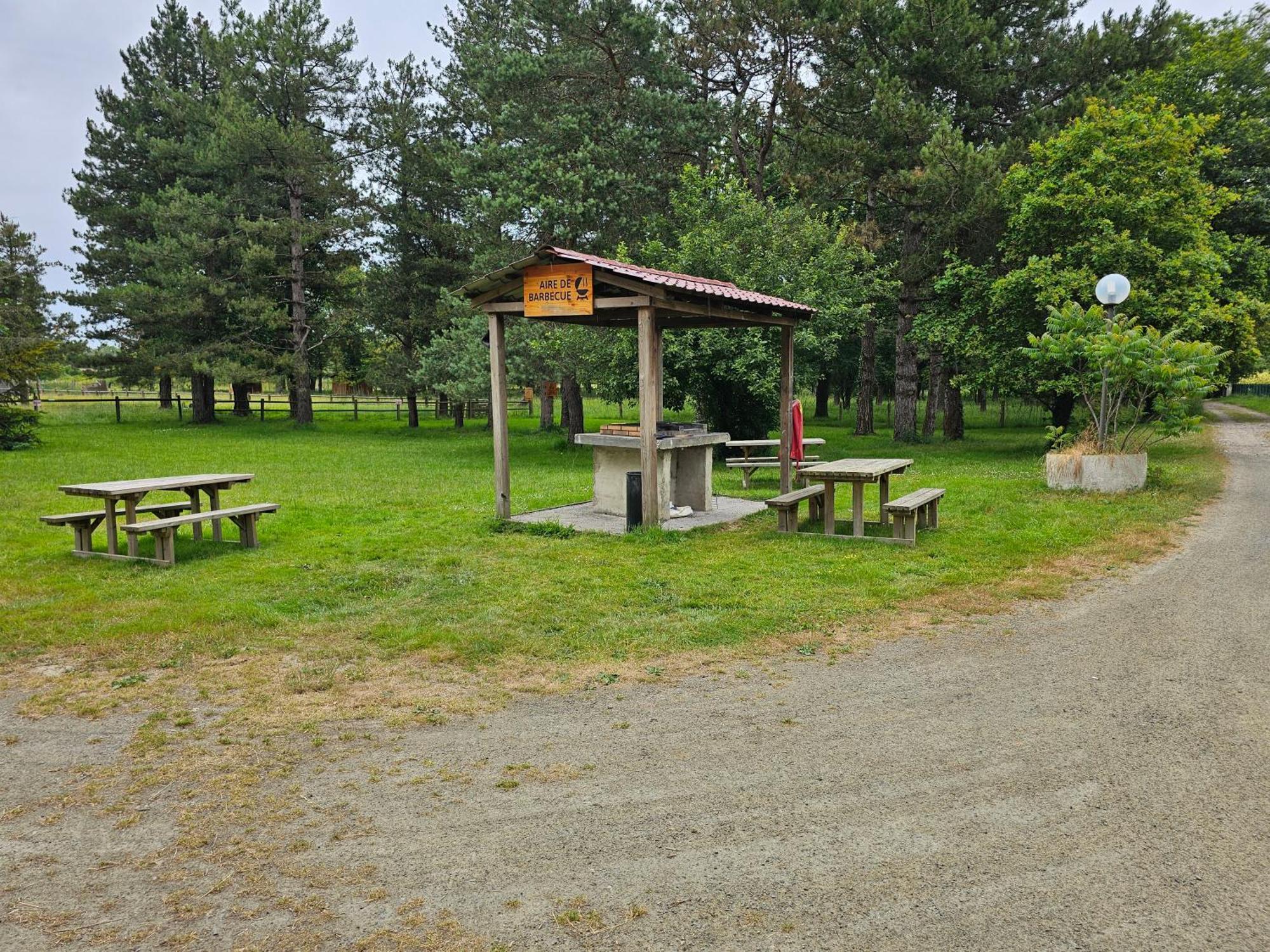 Mobil-Home 6 Personne - Tohapi Coeur De Vendee La Boissiere-de-Montaigu Exteriör bild